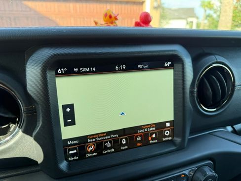 Used 2021 Jeep Wrangler Unlimited Sahara AWD/4WD image 13