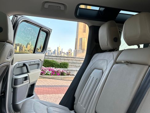 Used 2022 Land Rover Defender 110 S image 17