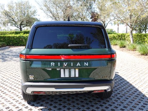 Used 2023 Rivian R1S Adventure image 4