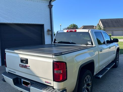 Used 2015 GMC Sierra 1500 SLT w/ All-Terrain Package AWD/4WD image 6