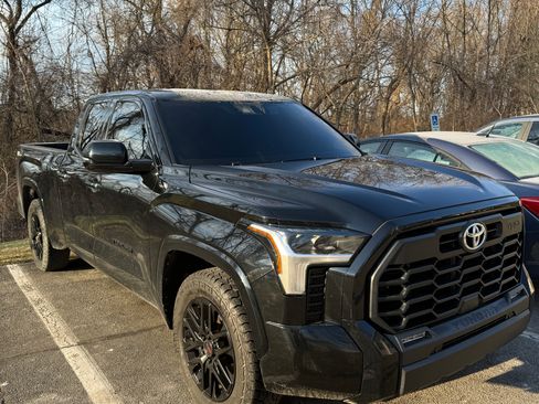 Used 2022 Toyota Tundra SR5 w/ TRD Sport Package image 2