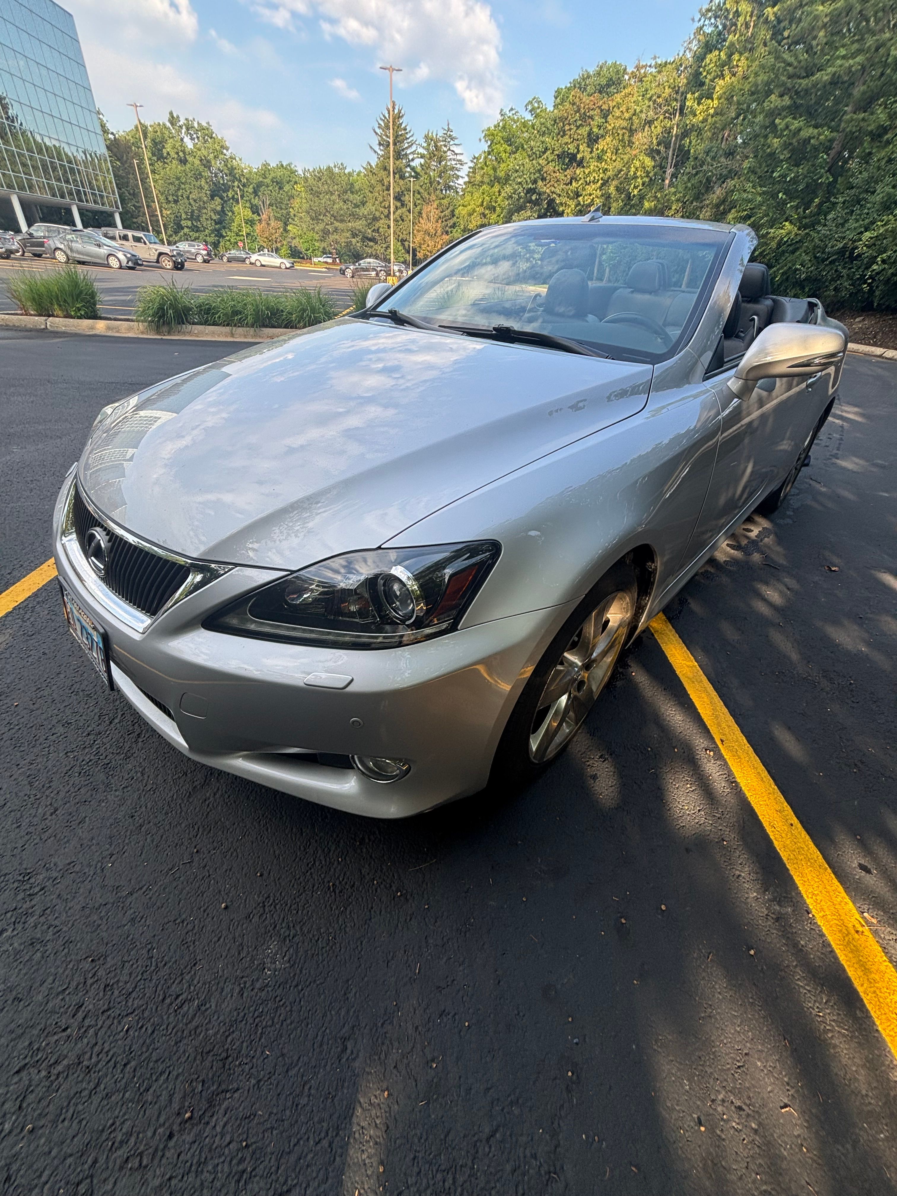 Used 2011 Lexus IS 250C w/ Luxury Pkg RWD image 5