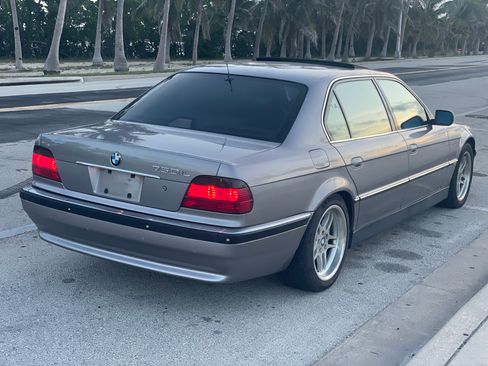 Used 1999 BMW 750iL image 9