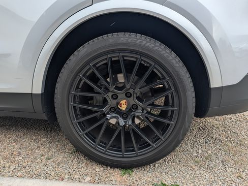 Used 2019 Porsche Cayenne S image 8