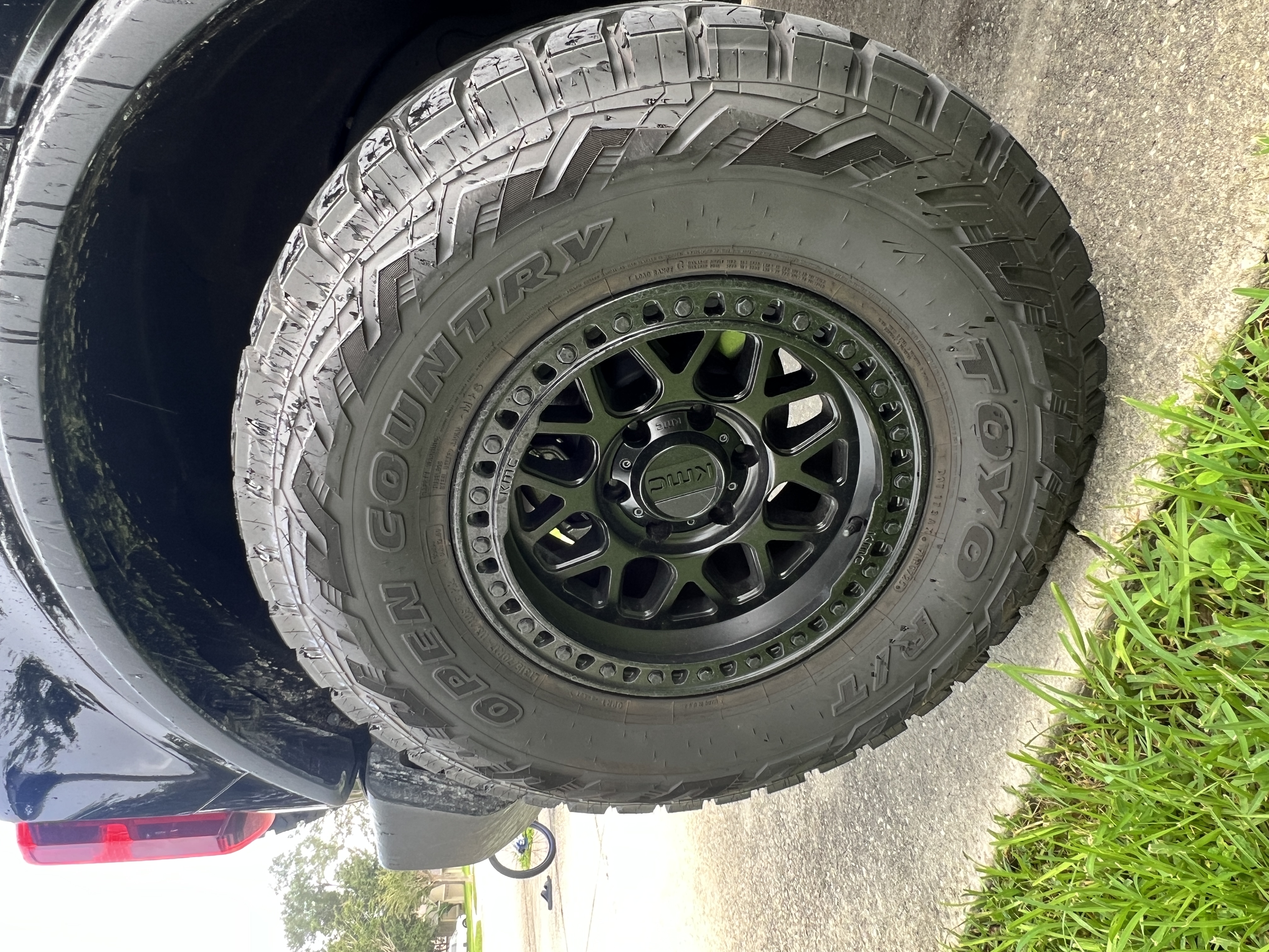 Used 2025 Ford Bronco 4-Door AWD/4WD image 17