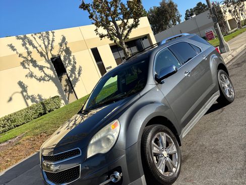 Used 2011 Chevrolet Equinox LTZ FWD image 1