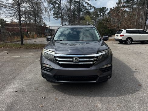 Used 2017 Honda Pilot Touring image 8