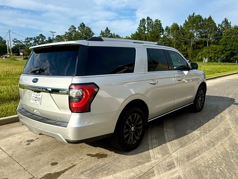 Used 2019 Ford Expedition Max Limited RWD image 2