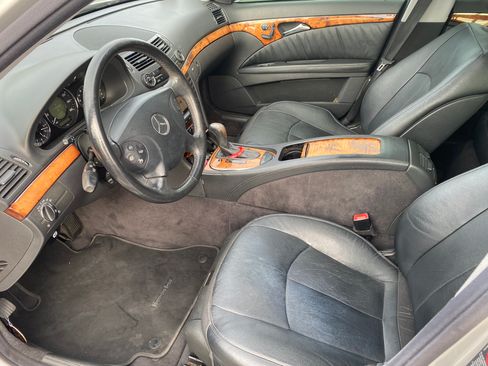Used 2005 Mercedes-Benz E 500 Sedan image 11
