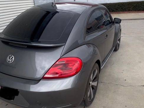 Used 2013 Volkswagen Beetle 2.0T image 17