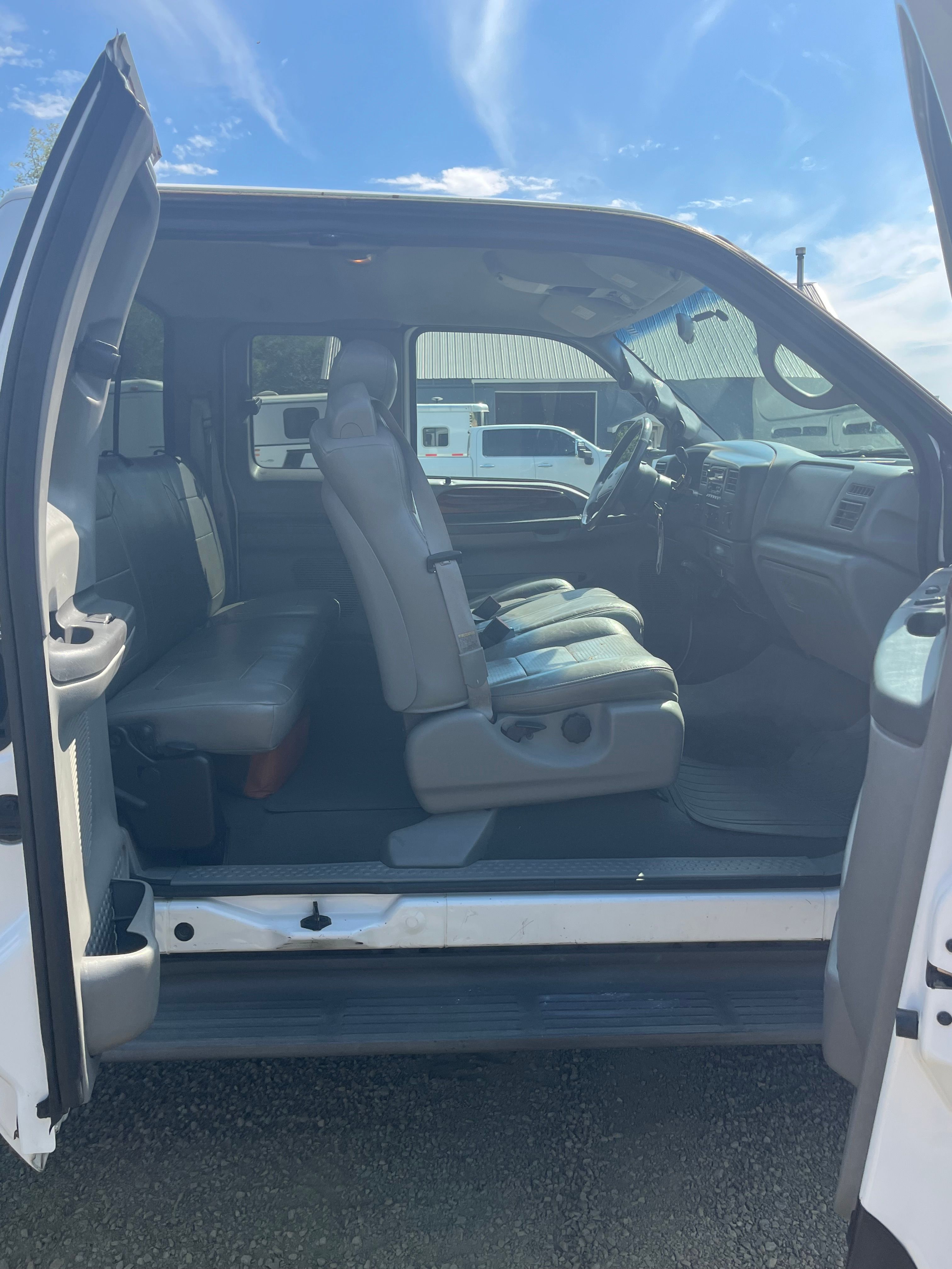 Used 2002 Ford F350 4x4 SuperCab Super Duty image 9