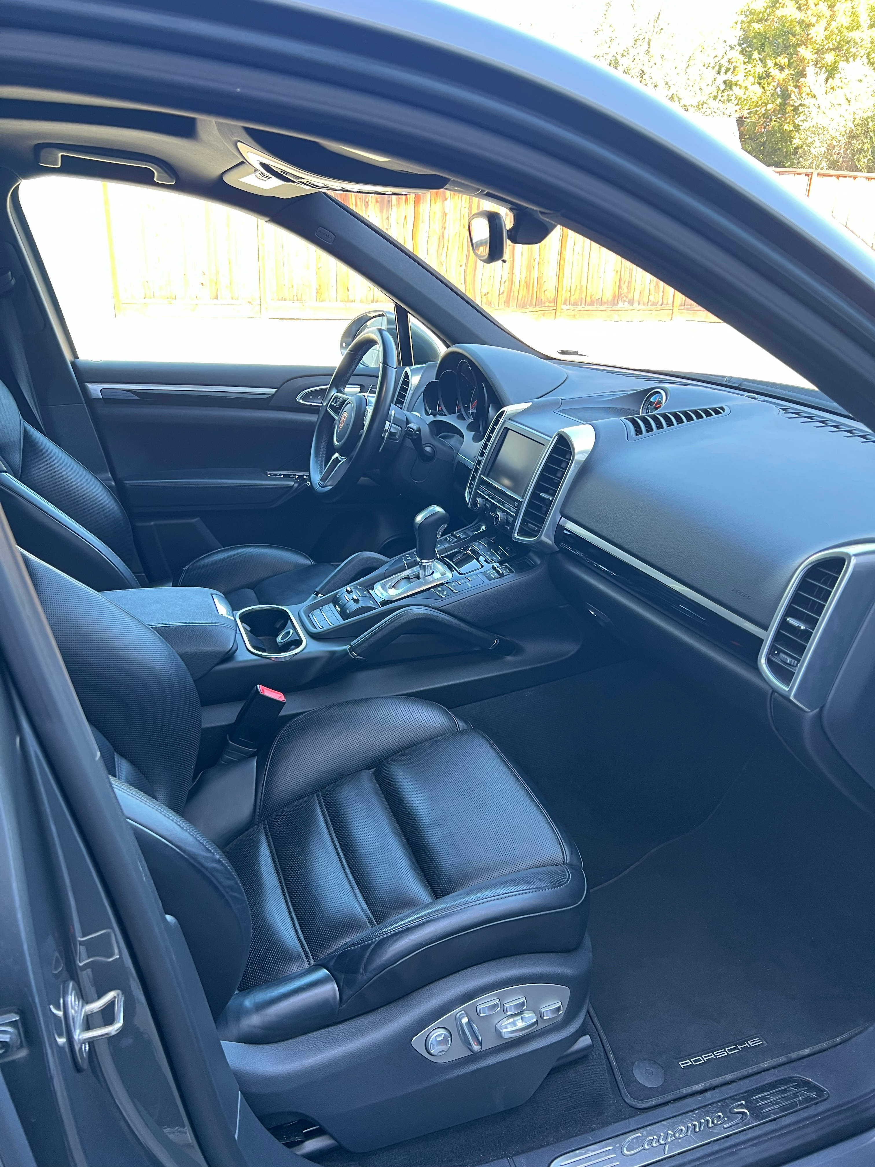 Used 2015 Porsche Cayenne S AWD/4WD image 20