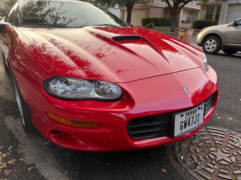 Used 1998 Chevrolet Camaro Z28 w/ SS Performance/Appearance Pkg RWD image 22