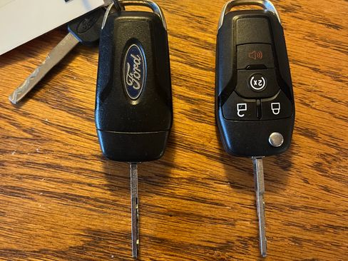 Used 2015 Ford F150 XLT w/ Equipment Group 302A Luxury image 23