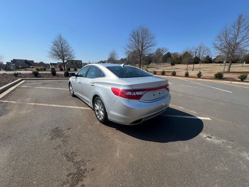 Used 2012 Hyundai Azera image 6