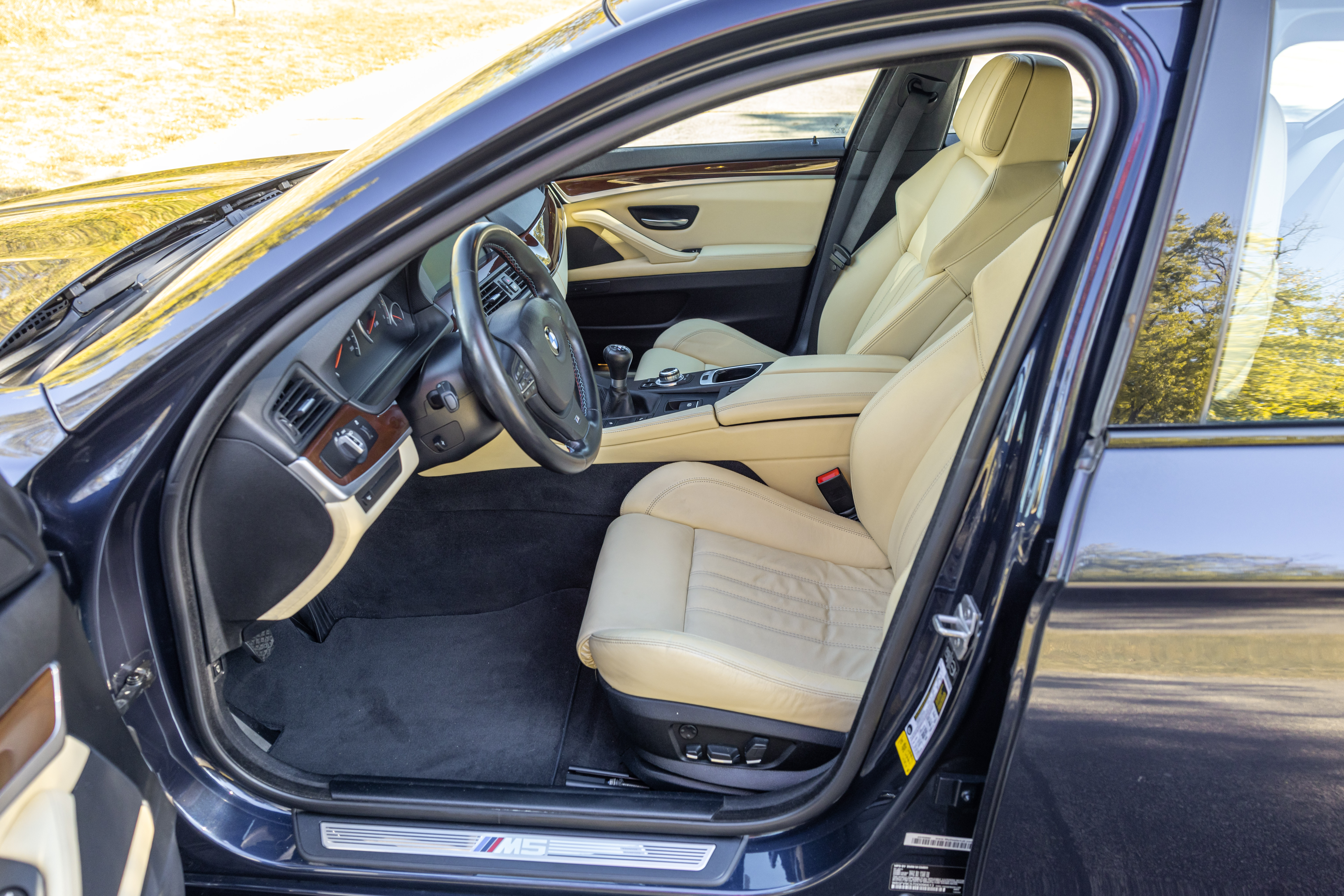Used 2013 BMW M5 RWD image 18