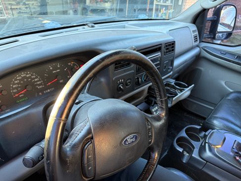 Used 2004 Ford F350 XLT image 11
