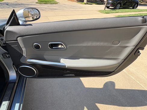 Used 2006 Chrysler Crossfire Limited RWD image 11