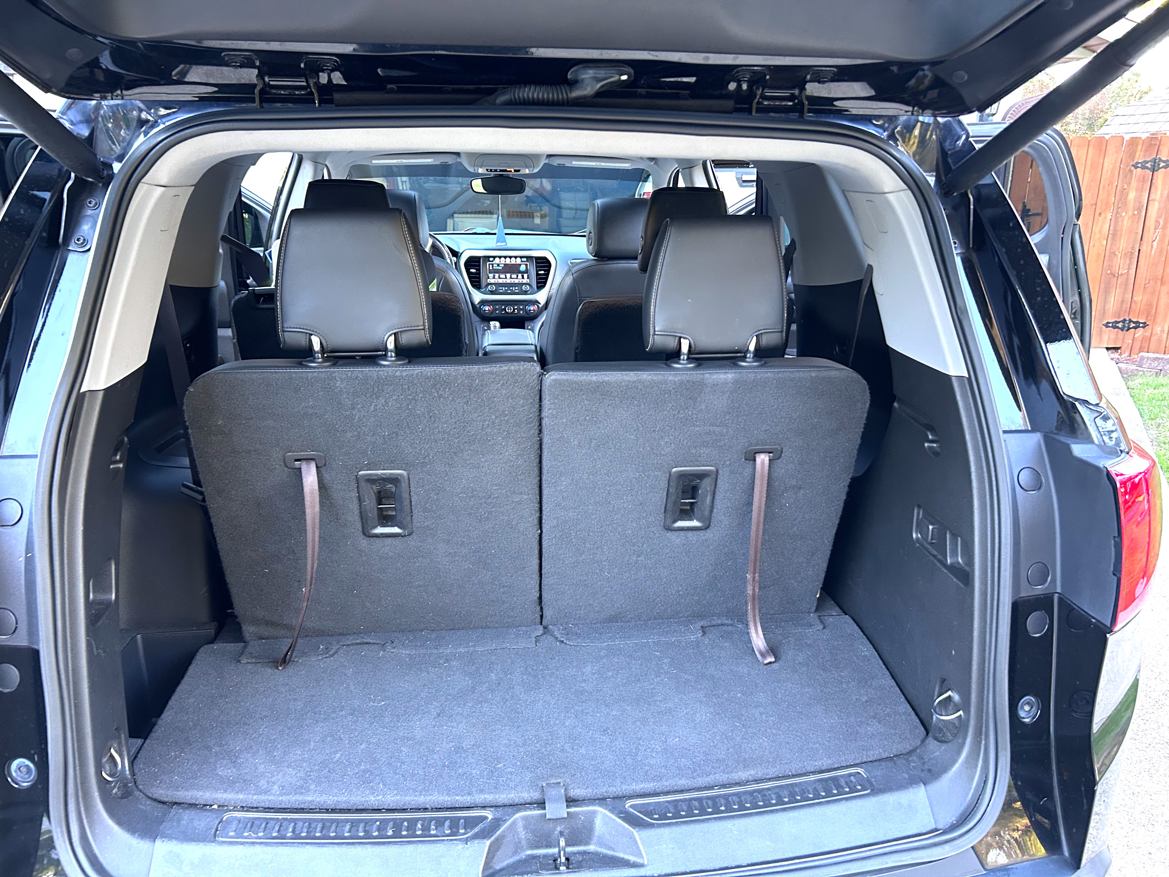 Used 2018 GMC Acadia SLT FWD image 11