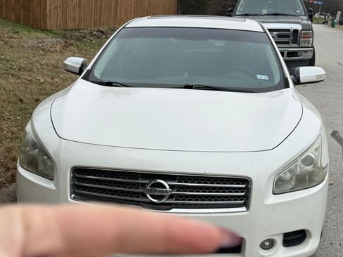 Used 2011 Nissan Maxima 3.5 SV image 2