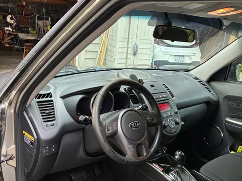 Used 2013 Kia Soul + w/ Eco Pkg FWD image 4