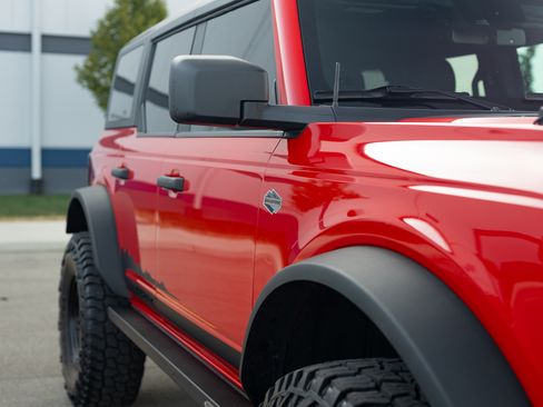 Used 2022 Ford Bronco Wildtrak image 16