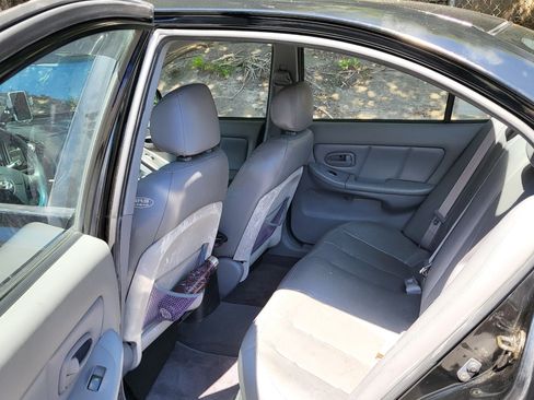 Used 2004 Hyundai Elantra GT image 8