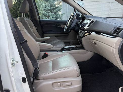 Used 2017 Honda Pilot Elite image 12