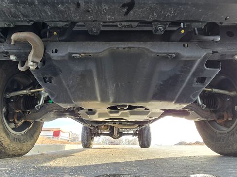 Used 2022 Toyota Tacoma TRD Off-Road w/ Technology Package image 17