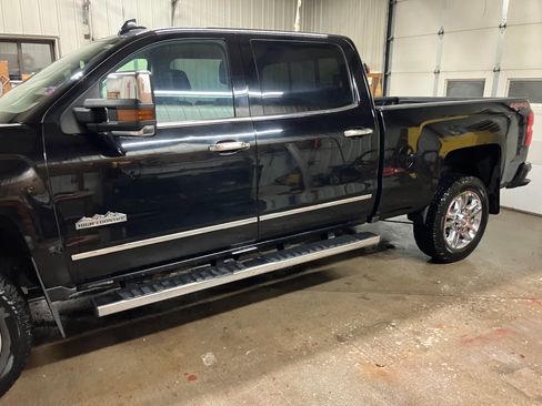 Used 2015 Chevrolet Silverado 2500 High Country w/ Duramax Plus Package image 5