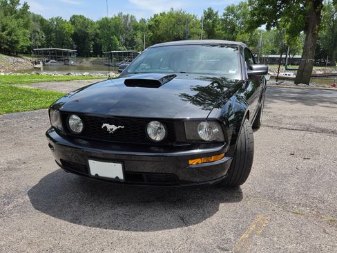 Used 2008 Ford Mustang GT Premium RWD image 2