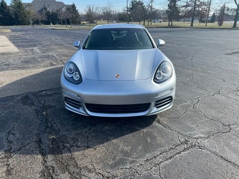 Used 2016 Porsche Panamera 4 Edition image 6