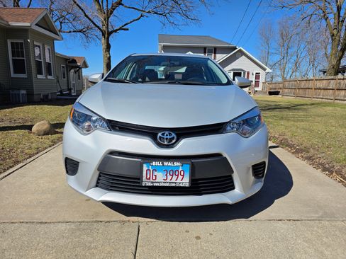 Used 2015 Toyota Corolla L image 2