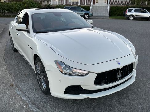 Used 2017 Maserati Ghibli w/ Luxury Package image 8