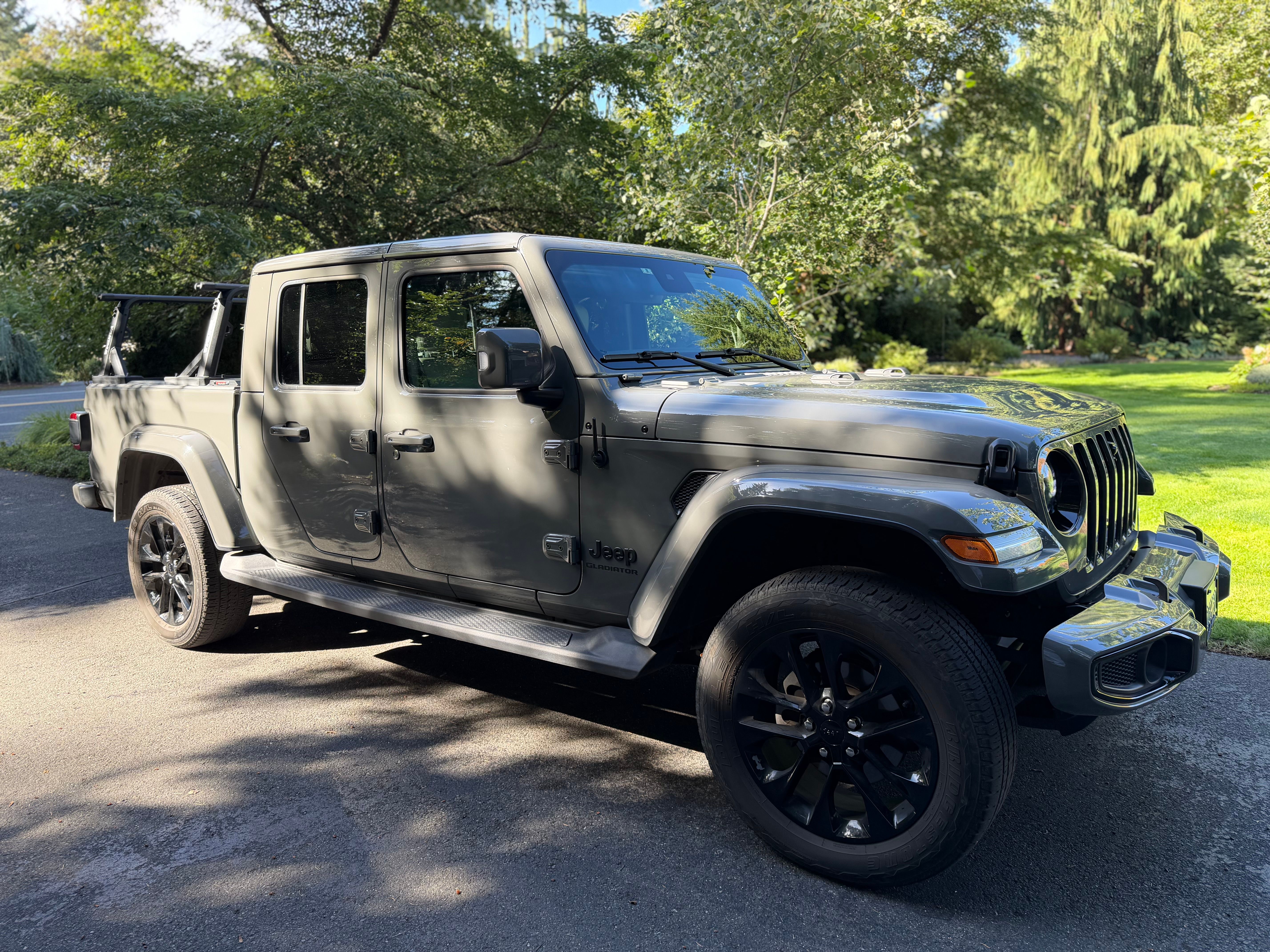 Used 2022 Jeep Gladiator Overland AWD/4WD image 4