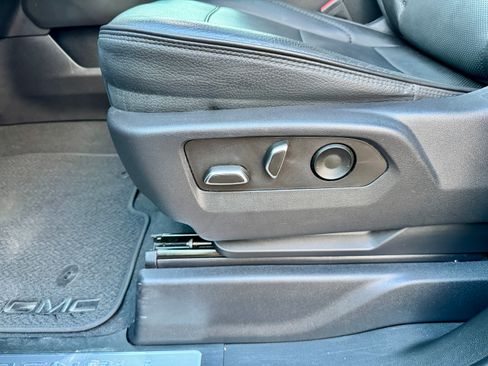 Used 2023 GMC Sierra 1500 Denali w/ Denali Reserve Package image 8