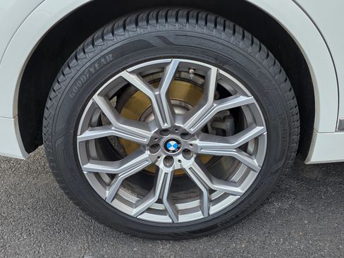 Used 2021 BMW X7 xDrive40i w/ Premium Package image 15