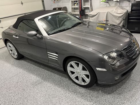Used 2005 Chrysler Crossfire Limited image 9