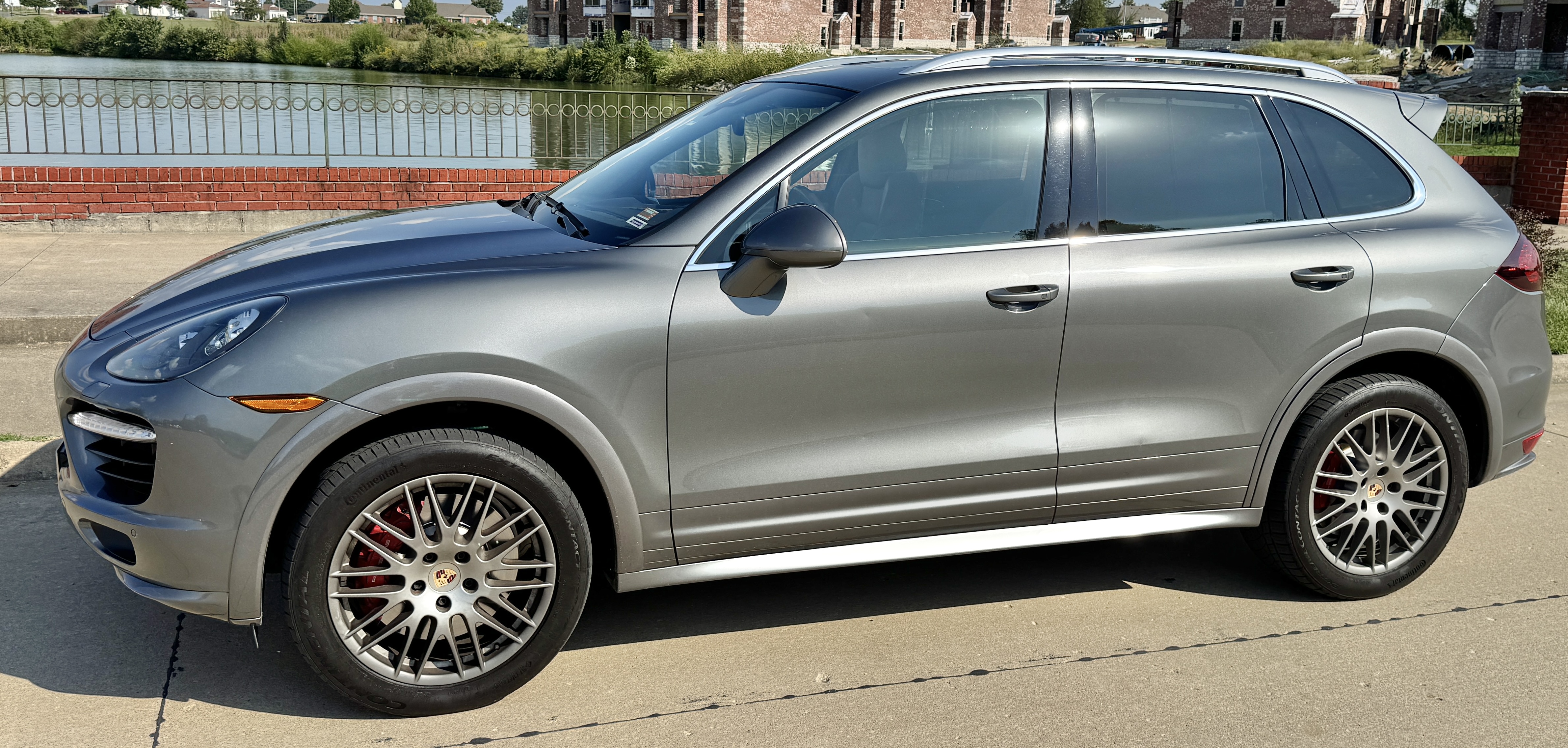 Used 2014 Porsche Cayenne Turbo S AWD/4WD image 21