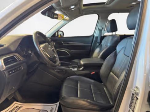 Used 2020 Kia Telluride EX w/ EX Premium Package image 9