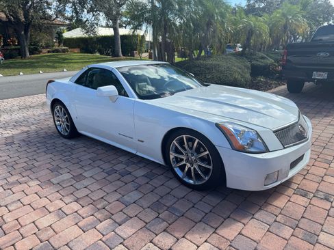 Used 2008 Cadillac XLR V image 5