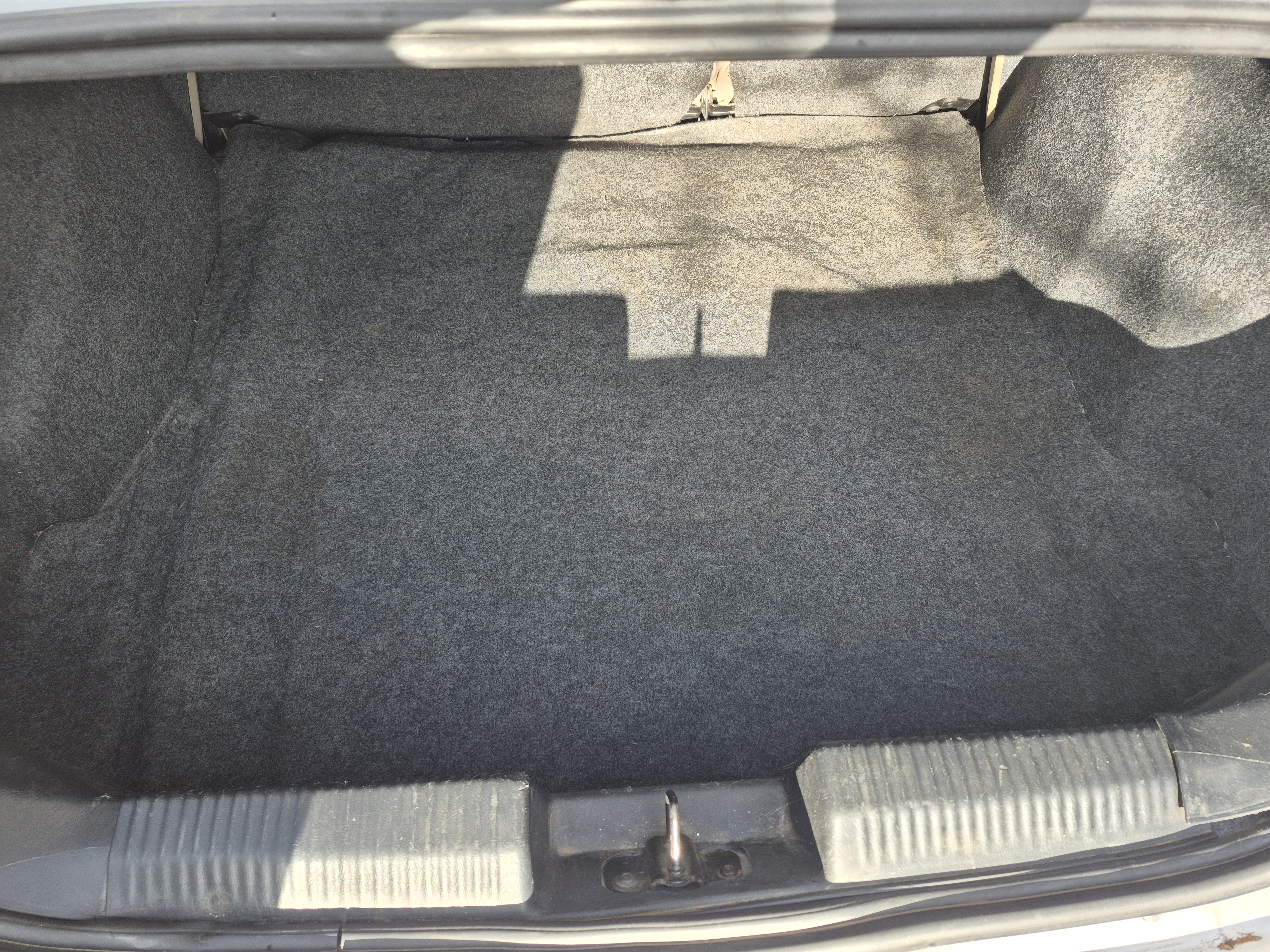 Used 2004 Ford Focus SE FWD image 18