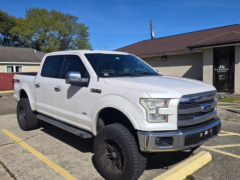 Used 2015 Ford F150 Lariat w/ Equipment Group 502A Luxury image 6