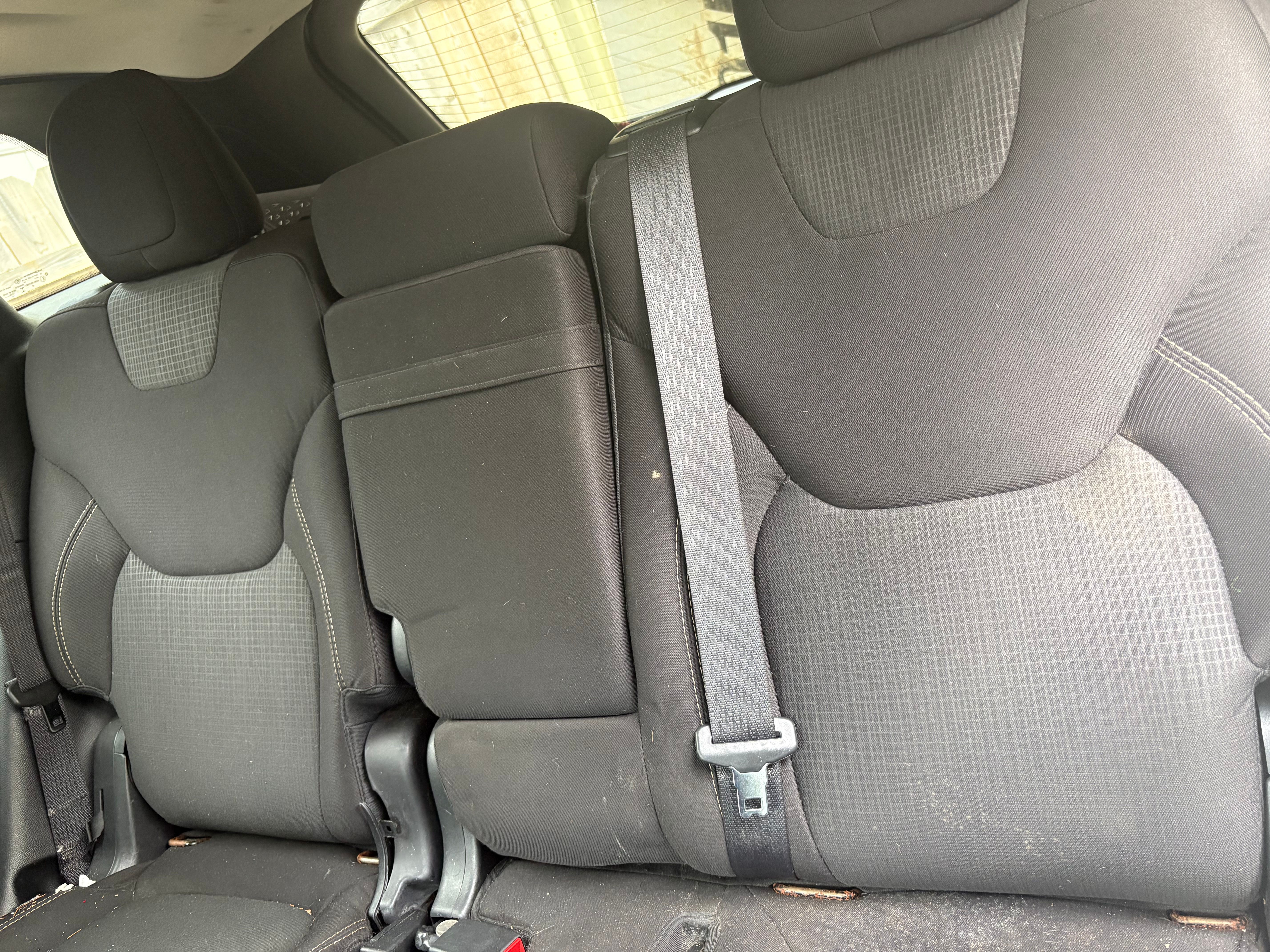 Used 2016 Jeep Cherokee Latitude w/ Comfort/Convenience Group AWD/4WD image 14