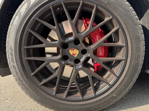 Used 2021 Porsche Macan GTS AWD/4WD image 12