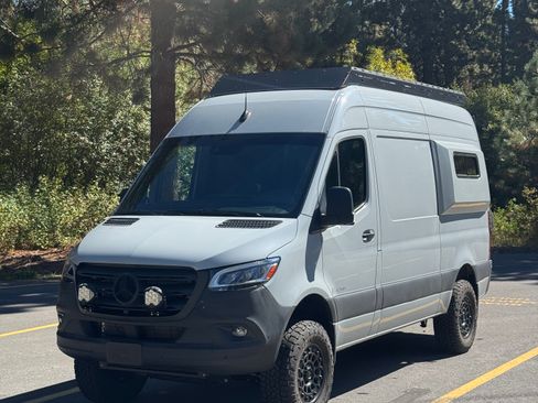 Used 2023 Mercedes-Benz Sprinter 2500 image 6