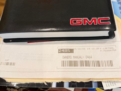 Used 2005 GMC Sierra 3500 SLE w/ Heavy-Duty Power Package image 12