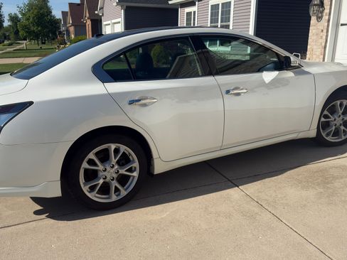 Used 2014 Nissan Maxima 3.5 SV w/ Premium Package FWD image 4
