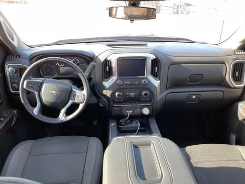 Used 2021 Chevrolet Silverado 1500 LT Trail Boss image 9