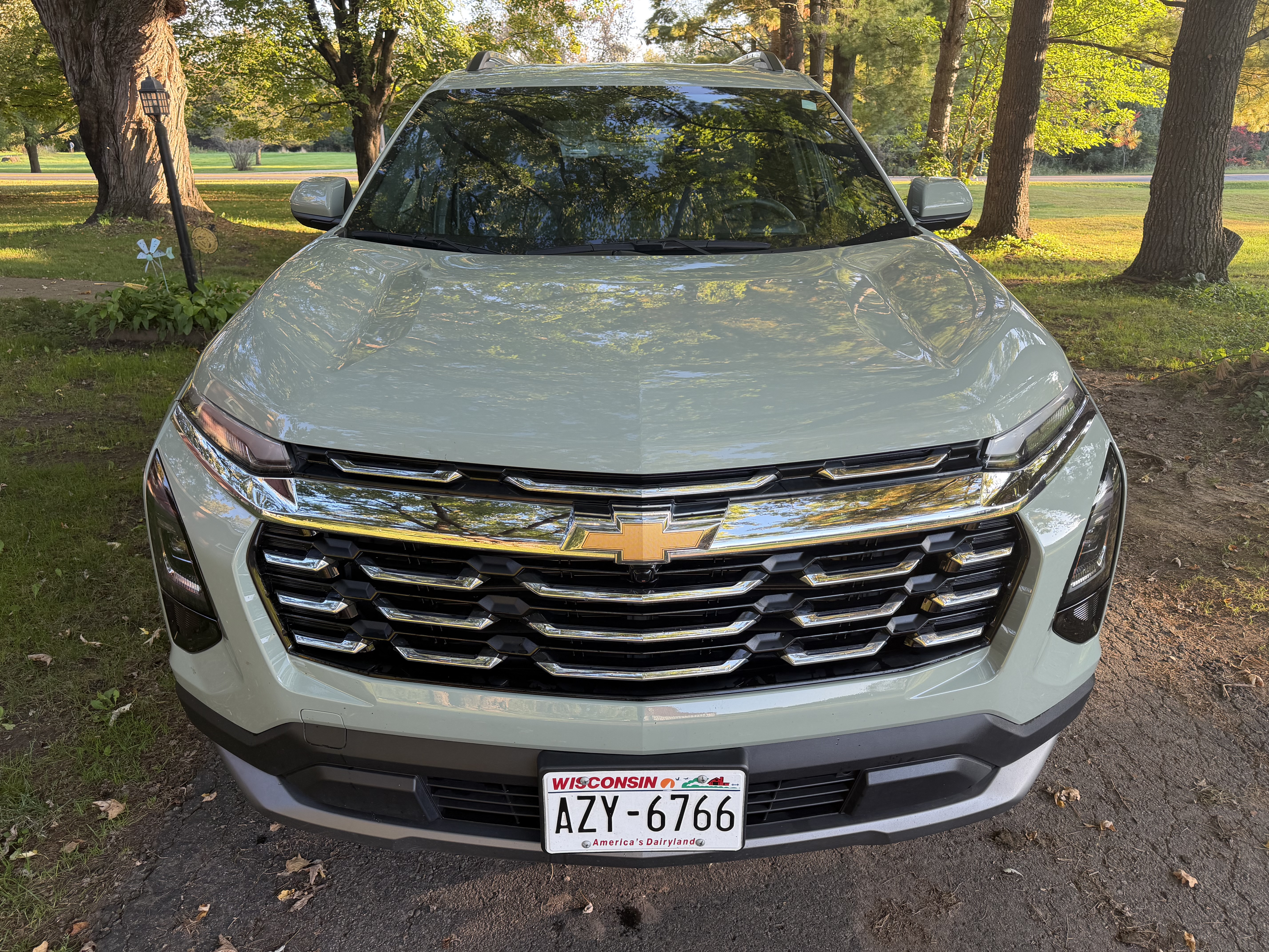 Used 2025 Chevrolet Equinox LT w/ Convenience Package II AWD/4WD image 2